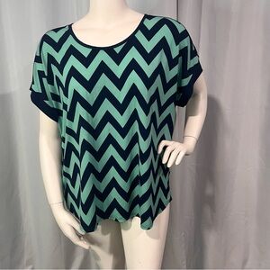 Chevron Patterned Women's Top - Green and Black
